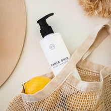 Load image into Gallery viewer, Botanical Cream Cleanser